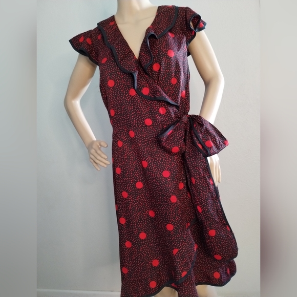 Dress - Picture 1 of 3